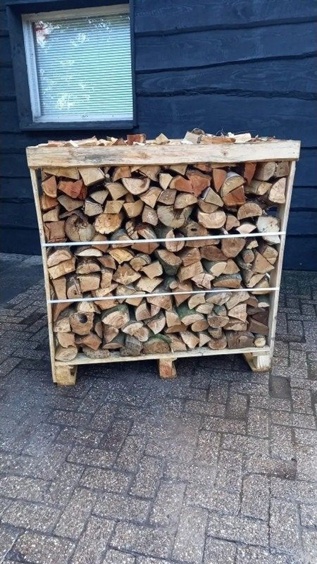 Brennholz-Mix 25 cm – 1,2 RM (4 Mini-Paletten)